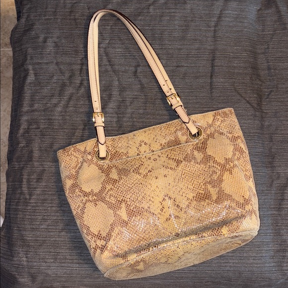 MICHAEL KORS Jet Set Snakeskin Embossed Leather Tote Gold Hardware - Picture 2 of 12